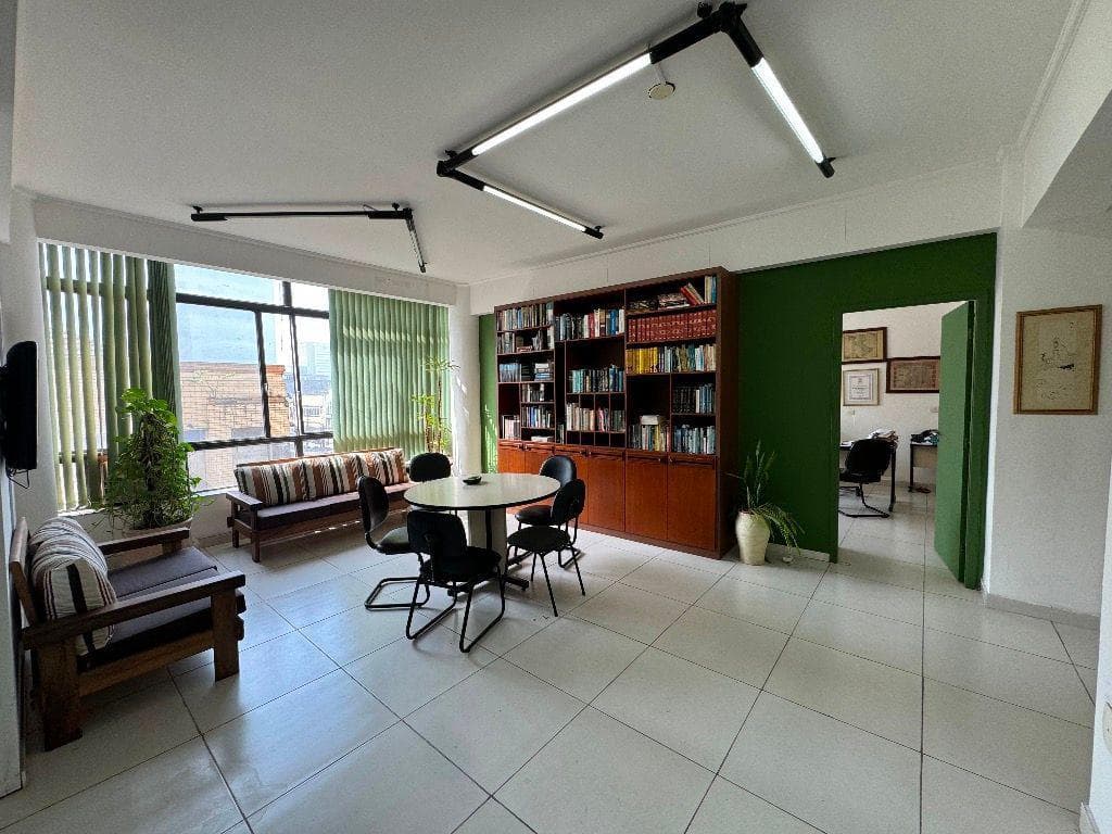 Foto 2 de 3: Comercial em leilão em Santos - SP — Sala Comercial com 129m² no Centro de Santos/SP