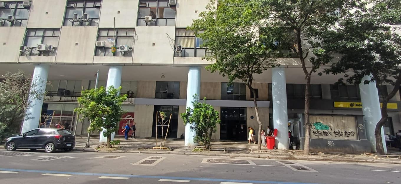 Foto 46 de 57: Comercial em leilão em Rio De Janeiro - RJ, bairro Centro — Conjunto Comercial 377m² na Av. Presidente Vargas, 583 | Centro/RJ | Próximo ao Metrô Uruguaiana e Candelária | Oportunidade para Investidores!