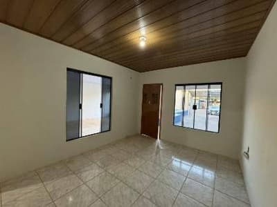 Foto 10 de 15: Casa em leilão em Lucas Do Rio Verde - MT, bairro Jardim das Palmeiras — Casa 242m² com Piscina e Terreno 325m² | Lucas do Rio Verde-MT | Jardim das Palmeiras | Oportunidade - Próxima à Av. Mato Grosso e à Praça dos Migrantes - Financiamento em até 420 Meses!