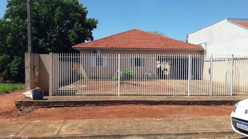 Foto 8 de 12: Casa em leilão em São Carlos Do Ivaí - PR, bairro Centro — Casa 110m² com Terreno 636m² | São Carlos do Ivaí-PR | Centro - 3 Dormitórios e 1 Vaga - Financiamento até 420 Meses!