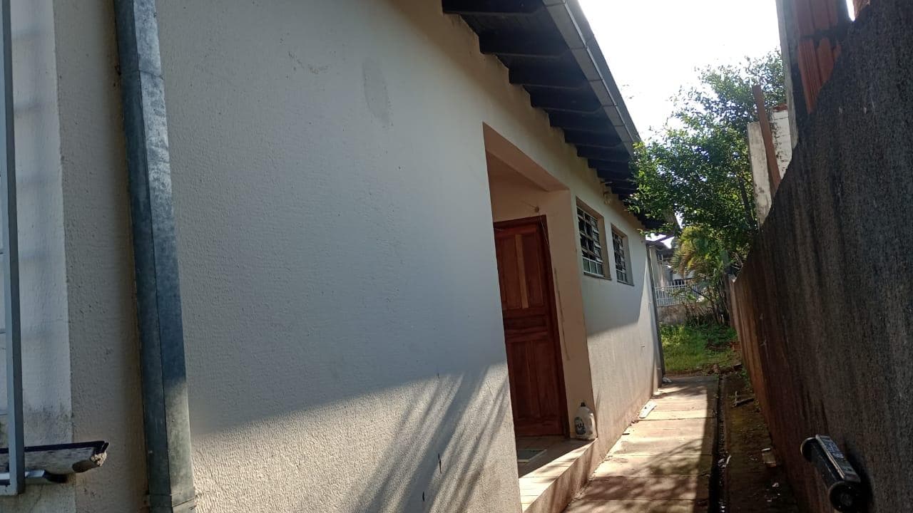 Foto 8 de 14: Casa em leilão em Capitão Leônidas Marques - PR — Casa 152m² Desocupada no Bairro Centro em Capitão Leonidas Marques/PR