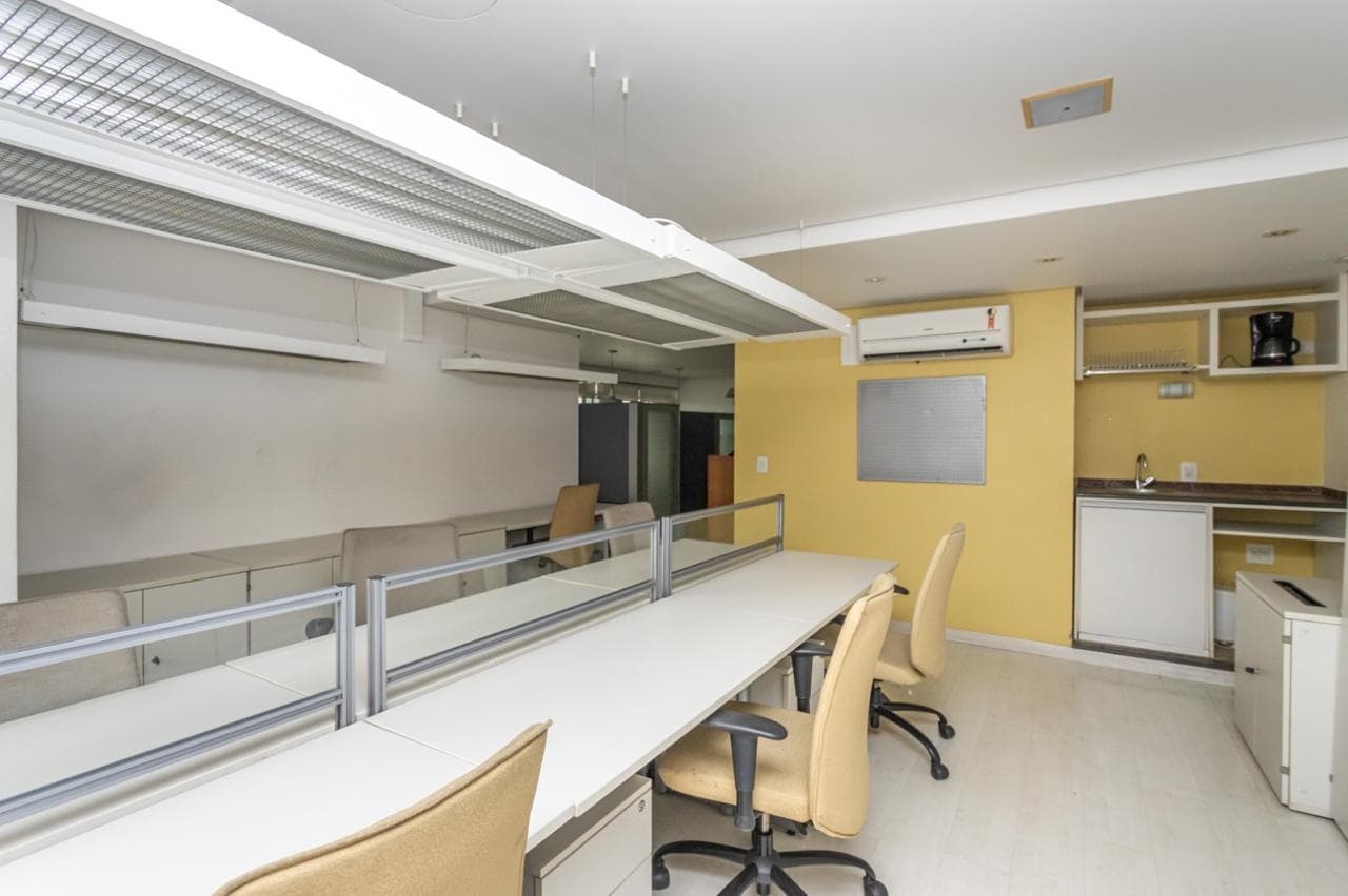 Foto 18 de 21: Comercial em leilão em Porto Alegre - RS — Sala Comercial, desocupada, com 34 m² privativos, 1 vaga, Independência, Porto Alegre RS