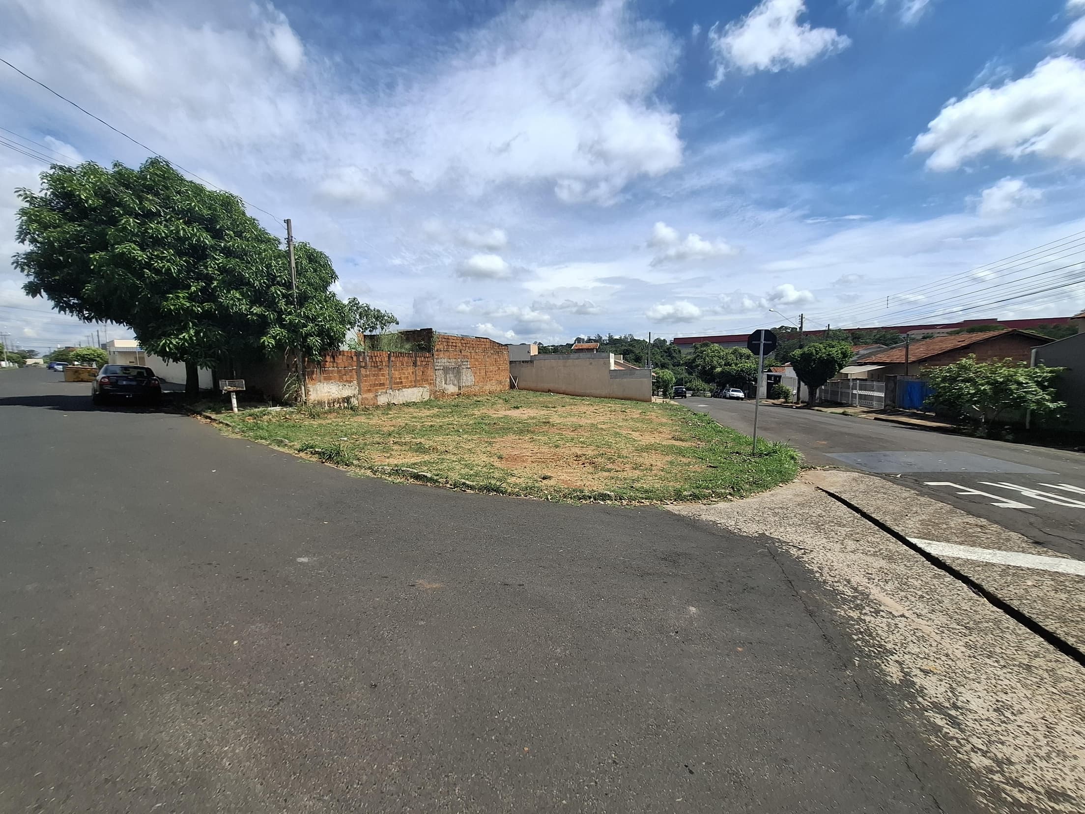 Terreno em leilão em Mirassol - SP — TERRENO DE ESQUINA COM 289m² NO PARQUE RESIDENCIAL CELINA DALUL, MIRASSOL/SP | MATRICULA 26.253