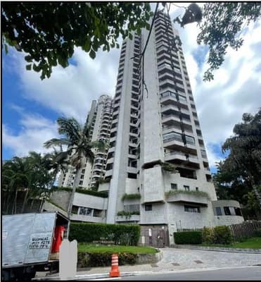Apartamento em leilão em São Paulo - SP, bairro Ibirapuera — Apartamento - Edifício Montebello - Villa Montemaggiore - Ibirapuera - A.U. 285,04m² - A.C. 212,11m² - A.T. 497,15m² mais Depósito e 4 vagas.