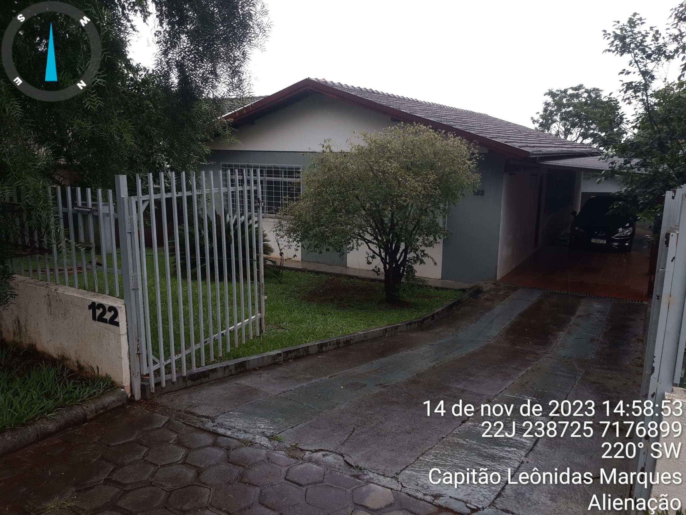 Foto 1 de 13: Casa em leilão em Capitão Leônidas Marques - PR — Casa 152m² Ocupada no Bairro Centro em Capitão Leonidas Marques/PR