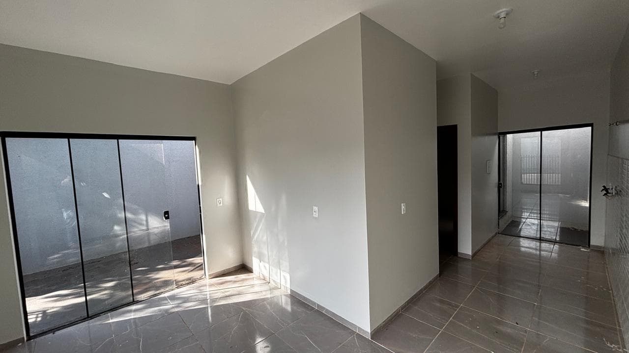 Foto 2 de 7: Casa em leilão em Toledo - PR, bairro São Francisco — IMÓVEL RESIDENCIAL COM 48,62 m² DE ÁREA CONSTRUÍDA - TOLEDO/PR