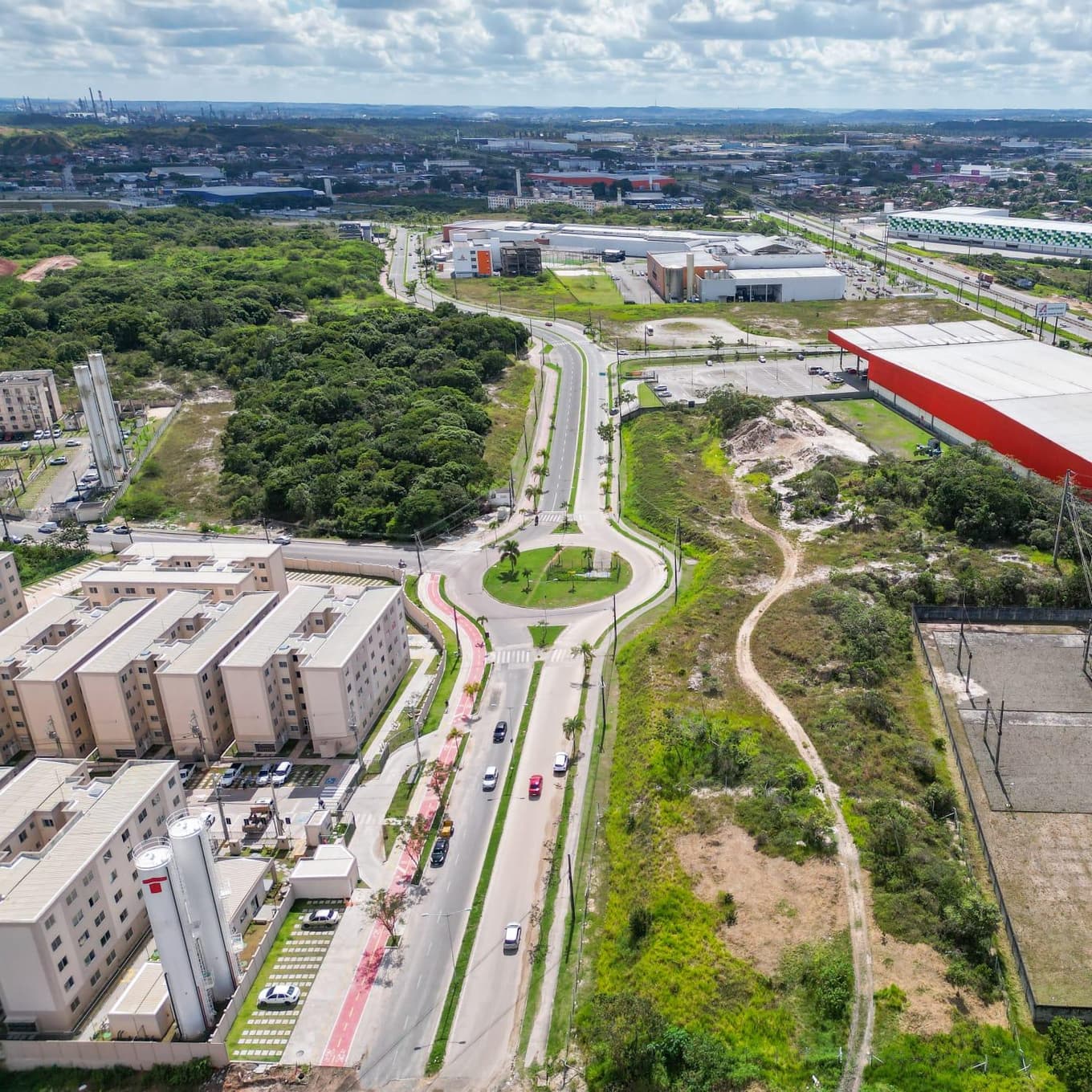 Foto 2 de 3: Terreno em leilão em Camaçari - BA — Terreno 1.928m² DESOCUPADO na Via Parafuso, Camacari/BA