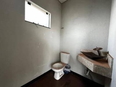 Foto 12 de 14: Casa em leilão em Campo Grande - MS — Casa 306m² com Terreno 390m² || DESOCUPADA || Campo Grande-MS | Alphaville Campo Grande 4 - Próximo ao Shopping Bosque dos Ipês - Financiamento até 420 Meses!