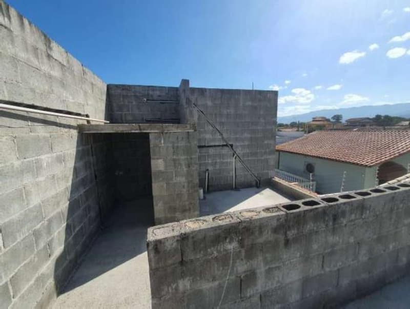 Foto 2 de 11: Casa em leilão em Caraguatatuba - SP — CASA EM CONSTRUÇÃO EM CARAGUATUBA-SP