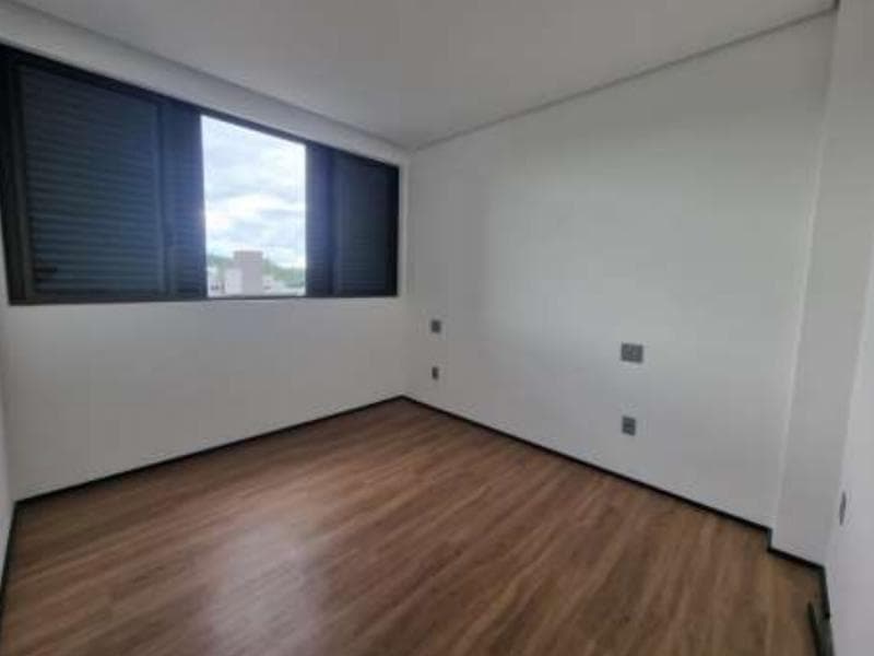 Foto 6 de 15: Apartamento em leilão em Divinópolis - MG, bairro Parque Jardim Capitão Silva — Apartamento, 199.71 m2, Divinópolis / MG