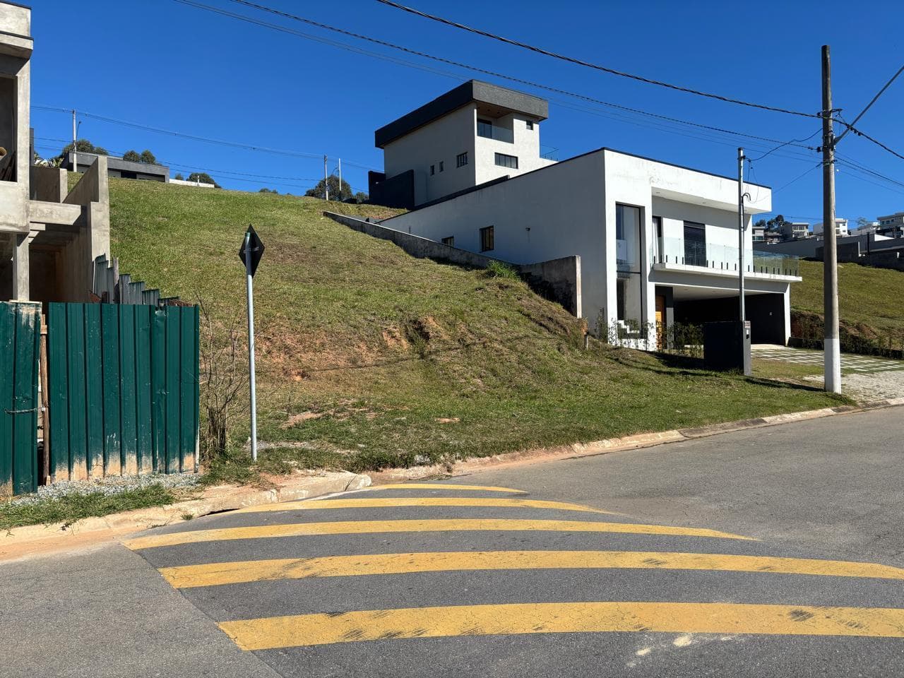 Foto 3 de 7: Terreno em leilão em Santana De Parnaíba - SP — Terreno 361m², Desocupado no Sítio do Rosário em Santana de Parnaíba/SP
