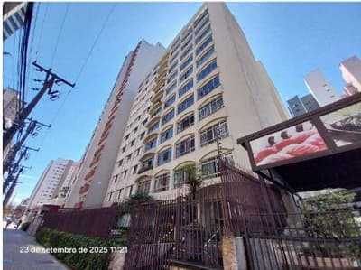 Foto 8 de 17: Apartamento em leilão em Curitiba - PR, bairro Água Verde — Apartamento sob nr.51-B, 4º andar, do Bloco "B" do "EDIFICIO NOTRE DAME" -área construída de 337,2450m2 - Rua Buenos Aires, 639, Bairro: Água Verde, Curitiba/PR.