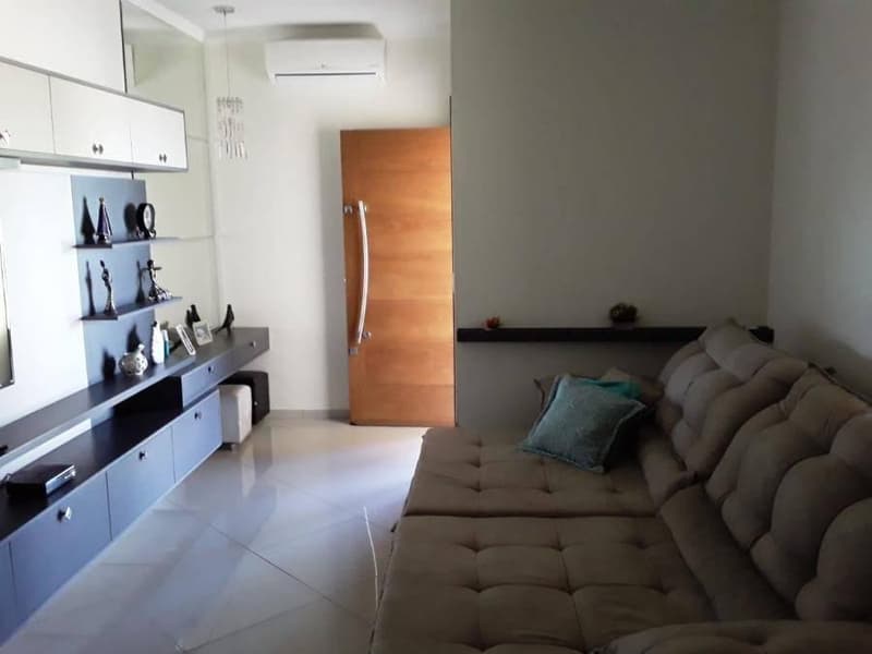 Foto 6 de 13: Casa em leilão em Camapuã - MS, bairro Centro — Casa, Ocupado, Camapuã / MS (38% abaixo da avaliação)