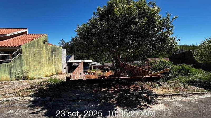 Foto 3 de 4: Terreno em leilão em Umuarama - PR, bairro Jardim Beira Rio — Lote de terras n° 07, da Quadra B, do loteamento Jardim Beira Rio, na cidade de Umuarama, com a área de 297,00m².