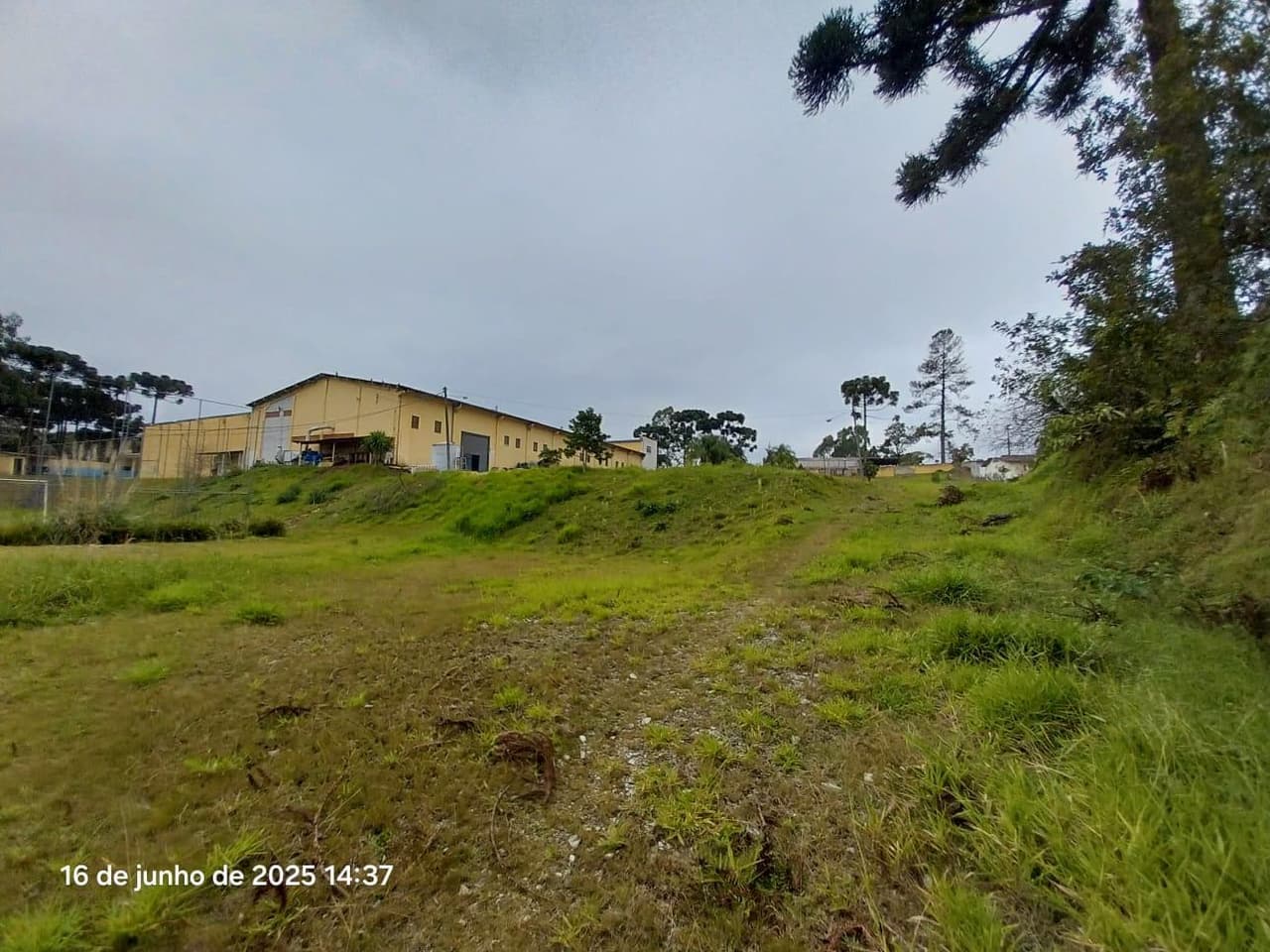 Foto 2 de 16: Terreno em leilão em Almirante Tamandaré - PR, bairro Campina do Arruda — Imóvel terreno de 17.095m² e 2.727m² de área construida, R Ver. Dirceu Pavoni, 246/272 em Alm. Tamandaré/PR. Massa Falida THI Bobinas.