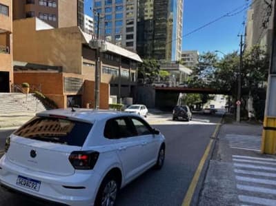 Foto 9 de 9: Apartamento em leilão em Curitiba - PR, bairro Bigorrilho — Apartamento com área exclusiva de 85,80m², do Edifício Champagnat Regence, localizado no bairro Bigorrilho, Curitiba/PR