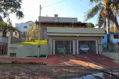 Casa em leilão em Ijuí - RS, bairro Storch — Casa 248m² | Bairro Storch, Ijuí/RS | Terreno 362m² | Excelente Custo-Benefício, Oportunidade para Investidor com 50% de Desconto na 2ª Praça!