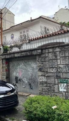 Foto 21 de 36: Casa em leilão em Rio De Janeiro - RJ, bairro Vila Isabel — Casa 374m² com Terreno 300m² | Rio de Janeiro-RJ | Vila Isabel | Oportunidade com 2 Vagas - Próx. ao Maracanã e à Av. 28 de Setembro - Financiamento até 420 Meses!