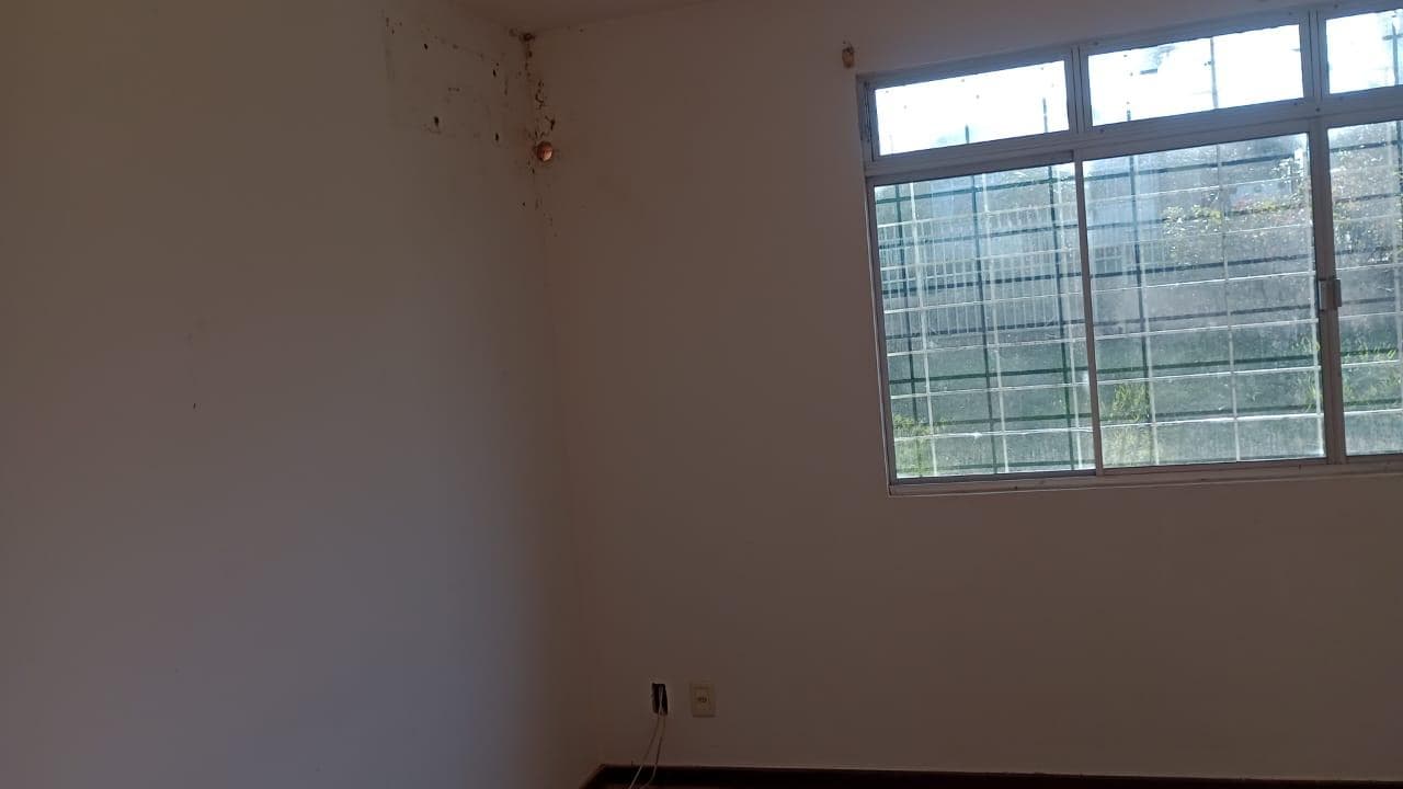 Foto 6 de 14: Casa em leilão em Capitão Leônidas Marques - PR — Casa 152m² Desocupada no Bairro Centro em Capitão Leonidas Marques/PR