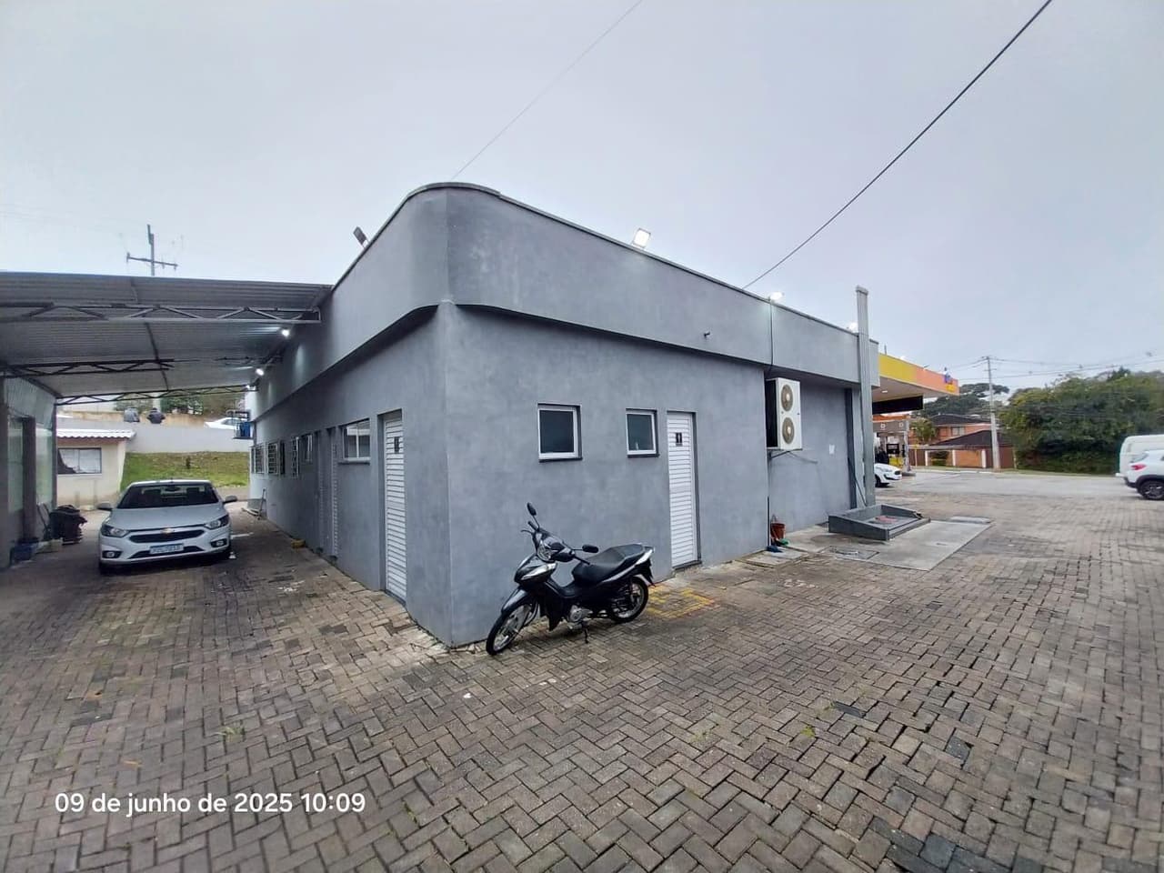 Foto 50 de 59: Comercial em leilão em Curitiba - PR, bairro Vista Alegre — Posto de Combustível com área de terreno total de 3.126,40m², benfeitorias de área total de 477,00m², localizado na Rua Miguel Tschennerl, 47, Vista Alegre, Curitiba/PR