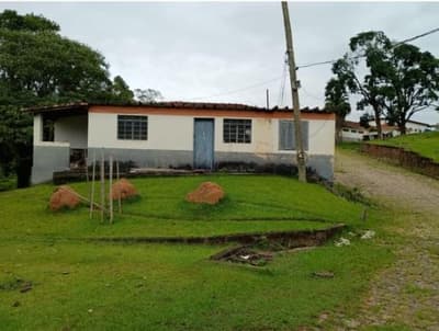 Foto 3 de 70: Area Rural em leilão em Amparo - SP, bairro Três Pontes — Imóvel Rural, A.T. 19ha, A.C. 7.362m², antigo abatedouro, galpões, casas, Três Pontes