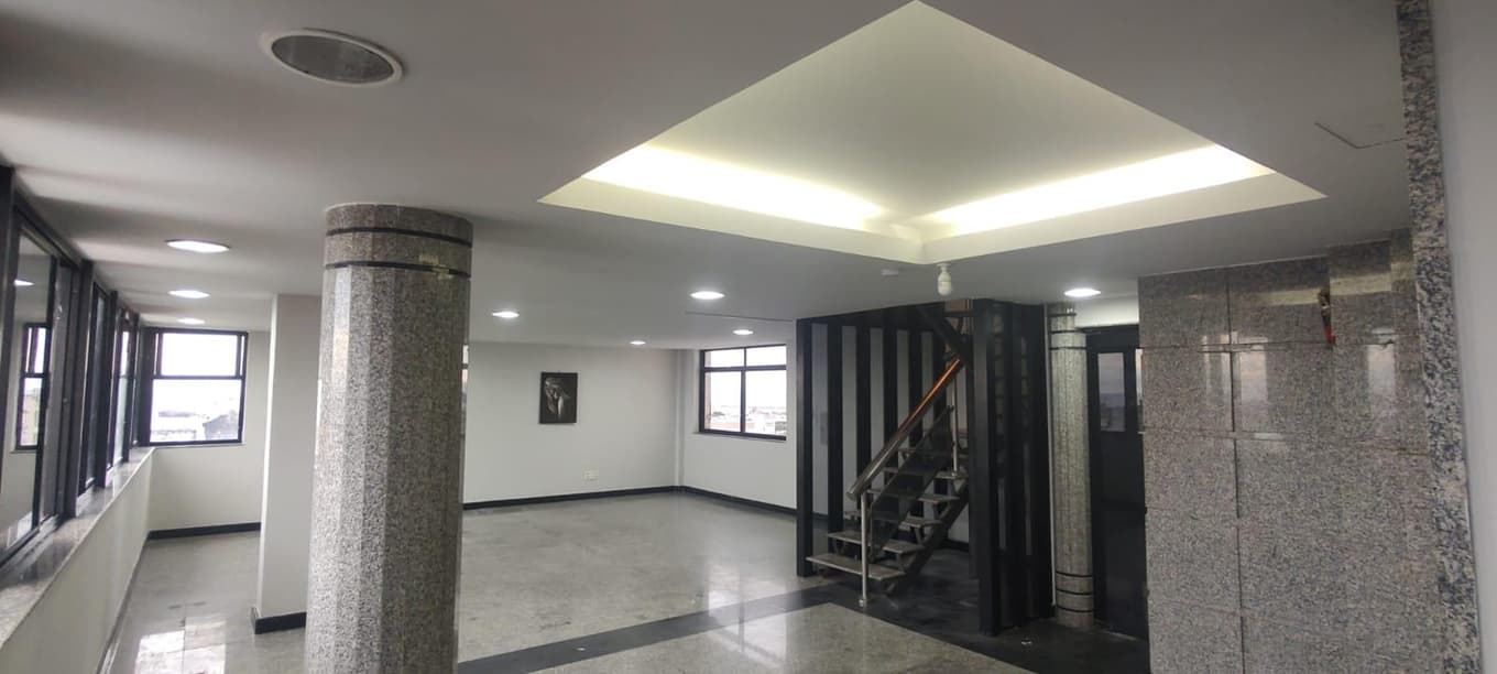 Comercial em leilão em Fortaleza - CE, bairro Centro — 3 Salas Unificadas com 387m² | Desocupado e Reformadas | Centro de Fortaleza/CE | Vista Mar | Cobertura | Ideal p/ Sede Corporativa ou Investimento! Ótima Oportunidade para Investimento!