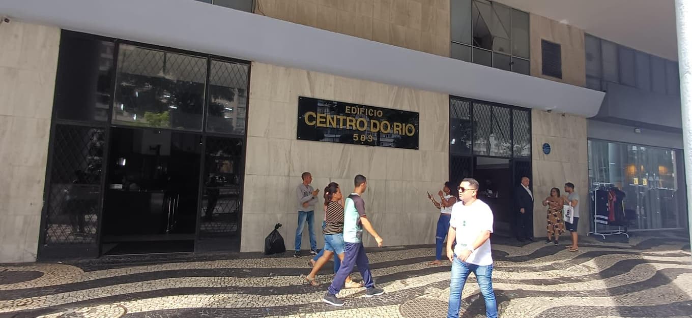 Foto 35 de 57: Comercial em leilão em Rio De Janeiro - RJ, bairro Centro — Conjunto Comercial 377m² na Av. Presidente Vargas, 583 | Centro/RJ | Próximo ao Metrô Uruguaiana e Candelária | Oportunidade para Investidores!