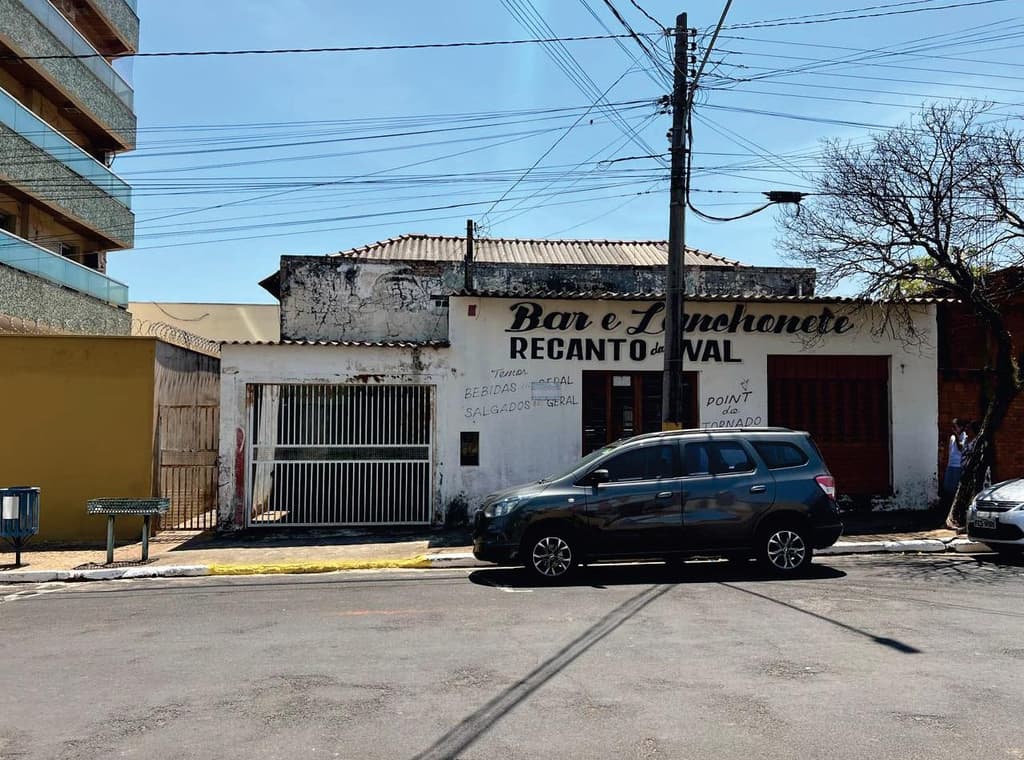 Foto 1 de 16: Terreno em leilão em Panorama - SP — Imóvel urbano, A.T. 468m², construções precárias, centro