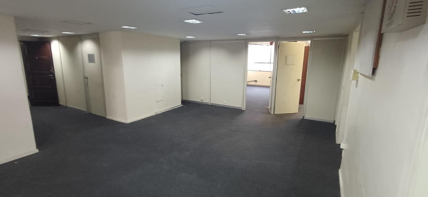 Foto 1 de 57: Comercial em leilão em Rio De Janeiro - RJ, bairro Centro — Conjunto Comercial 377m² na Av. Presidente Vargas, 583 | Centro/RJ | Próximo ao Metrô Uruguaiana e Candelária | Oportunidade para Investidores!