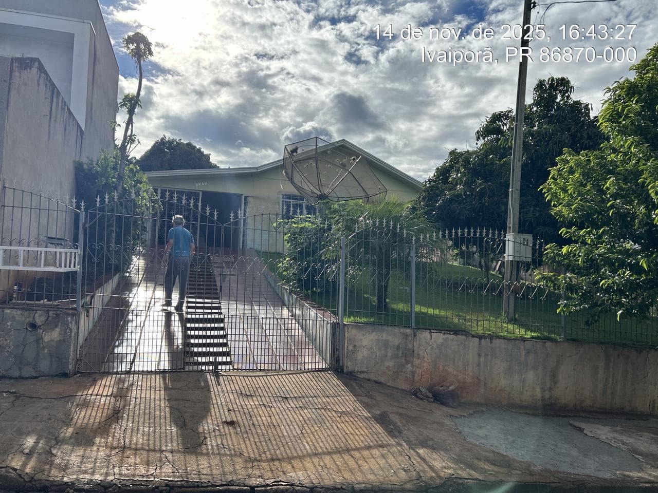 Foto 4 de 5: Casa em leilão em Ivaiporã - PR, bairro Centro — Fração ideal de 25% de Casa com áreas construída de 179,280m² e total de 387,84m² - Ivaiporã/PR