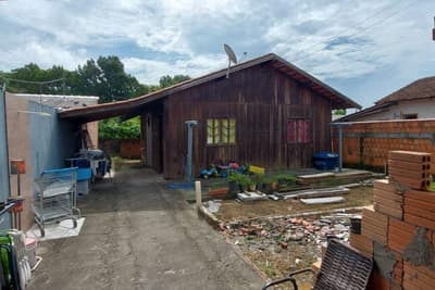 Foto 3 de 3: Terreno em leilão em Penha - SC — Imóvel consistente em um terreno com área de 420,00m², no local existem duas casas ambas de aproximadamente 70m²