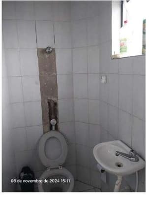 Foto 21 de 22: Comercial em leilão em Pinhais - PR, bairro Centro — Galpão com área de 360,00m² e um escritório com área de 30,00m², área do terreno 653,00m² - Pinhais/PR