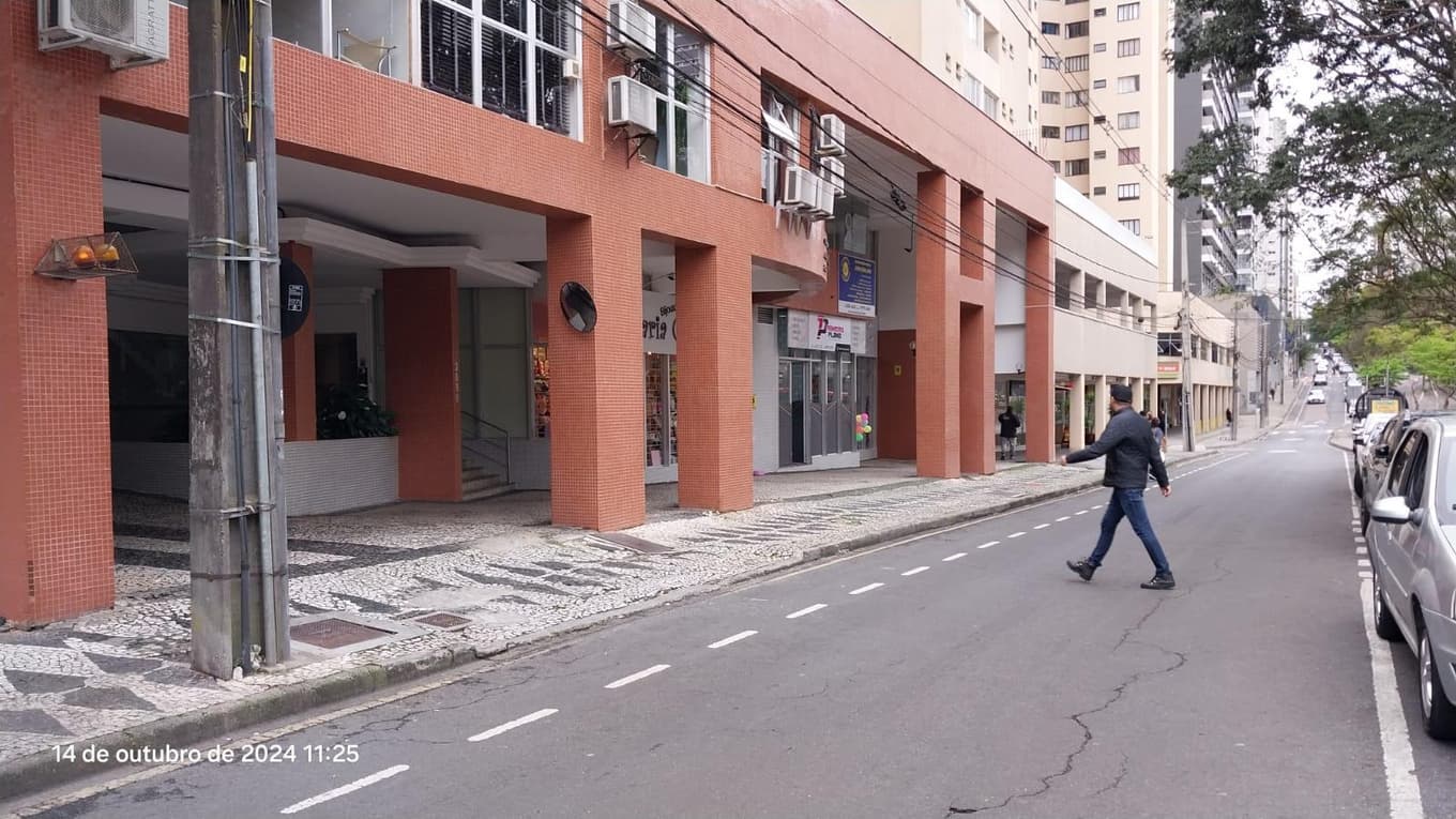 Foto 3 de 10: Apartamento em leilão em Curitiba - PR — DIREITOS AQUISITIVOS sobre o Apartamento n. 1402, com a área construída privativa de 85,22m2, Curitiba/PR