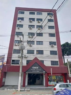 Foto 1 de 10: Comercial em leilão em Araucária - PR, bairro Centro — Sala comercial com vaga de garagem na Avenida Dr. Victor do Amaral nº 588, Araucária/PR