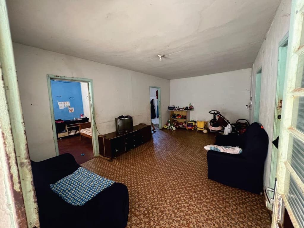 Foto 6 de 16: Terreno em leilão em Panorama - SP — Imóvel urbano, A.T. 468m², construções precárias, centro