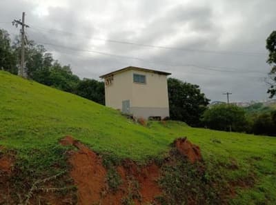Foto 14 de 70: Area Rural em leilão em Amparo - SP, bairro Três Pontes — Imóvel Rural, A.T. 19ha, A.C. 7.362m², antigo abatedouro, galpões, casas, Três Pontes
