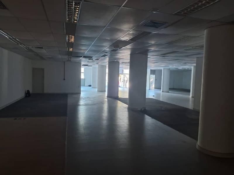 Foto 7 de 11: Comercial em leilão em Pelotas - RS, bairro Centro — Ex-Agência Bancária 1.638m² | DESOCUPADA | Pelotas-RS | Centro - Na Praça Coronel Pedro Osório, ponto comercial estratégico - Condições de Pagamento Facilitadas, Entre em Contato!