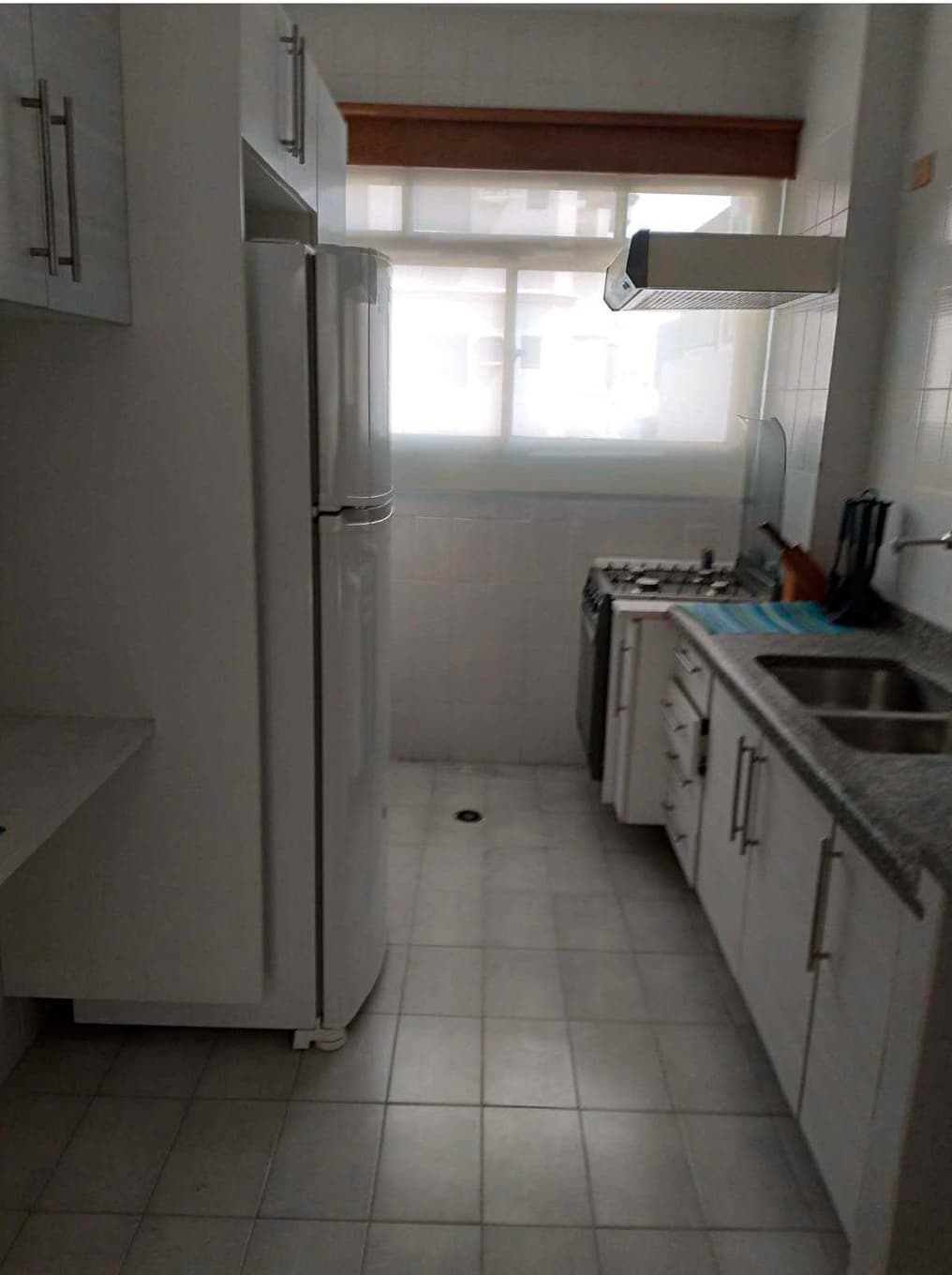 Foto 15 de 17: Apartamento em leilão em Guarujá - SP, bairro Enseada — APARTAMENTO Nº 42 (DUPLEX), localizado no 4º e 5º pavimento (COBERTURA) do EDIFÍCIO CAROLINE I - GUARUJÁ