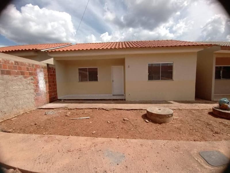 Foto 1 de 11: Casa em leilão em Águas Lindas De Goiás - GO, bairro Parque da Barragem — Casa 63m² com Terreno 210m² | Águas Lindas De Goiás-GO | Parque Da Barragem - 2 Dorms, 1 Banheiro, Vaga - Financiamento até 420 Meses!