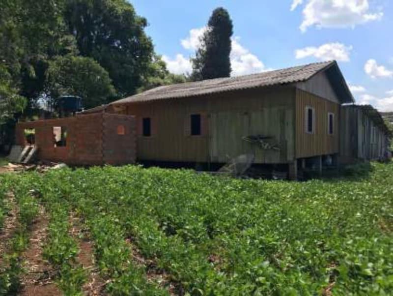 Foto 2 de 45: Casa em leilão em Xaxim - SC — Chácara Urbana A.T. 5.000 m² A.C. 135m² Santa Terezinha