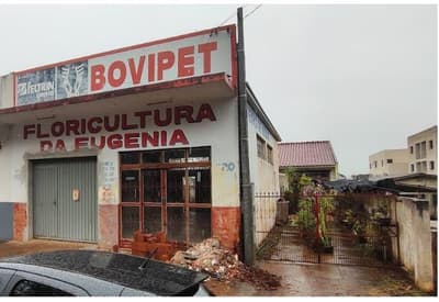 Terreno em leilão em Campo Mourão - PR, bairro Centro — Terreno com área de 450,00m², contendo benfeitorias comercial/residencial, Localizado na Avenida Irmãos Pereira nº. 280- Centro, Campo Mourão/PR.
