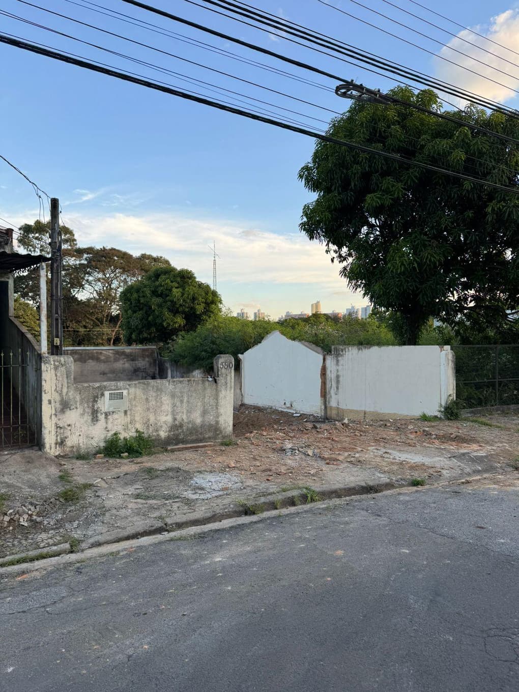 Foto 10 de 12: Terreno em leilão em Campinas - SP — TERRENO COM 340,60 m² NO JD. OLIVEIRA - CAMPINAS/SP