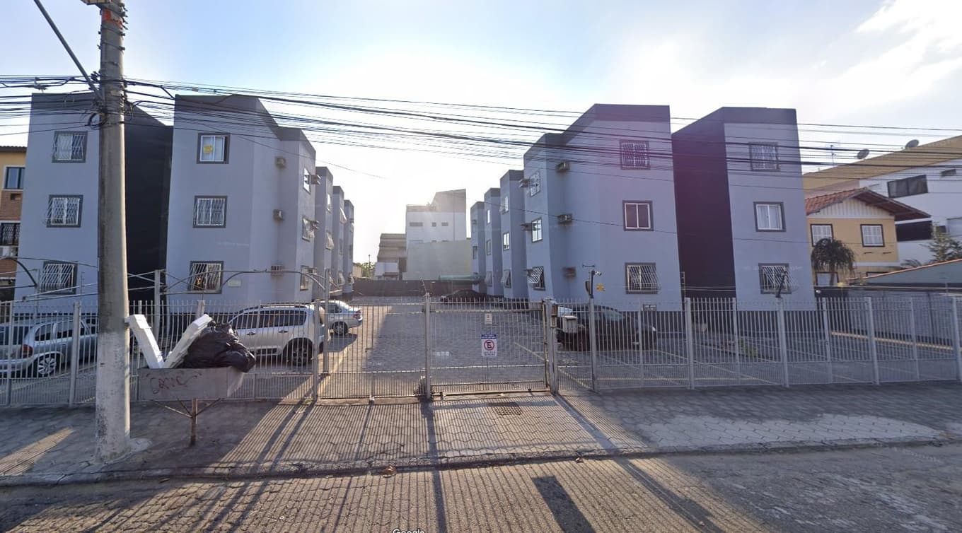Apartamento em leilão em Campos Dos Goytacazes - RJ — Apto 52m², 1 Vaga, Parque Aurora, em Campos dos Goytacazes/RJ - Ocupado