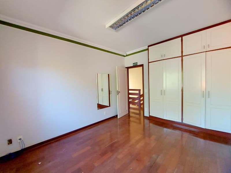 Foto 9 de 11: Comercial em leilão em Jaú - SP, bairro Centro — PRÉDIO RESIDENCIAL, MATRÍCULA 33.028 - RUA JORDANO ZAGO, 75 - CENTRO - JAÚ/SP - ÁREA TOTAL 250,00 m² - ÁREA CONSTRUÍDA 244,48 m²