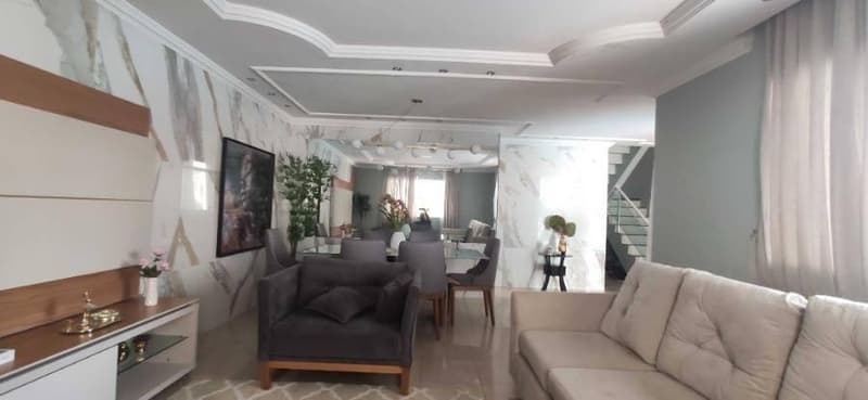 Foto 7 de 20: Casa em leilão em Fortaleza - CE, bairro Lagoa Redonda — Casa 378m² com Terreno 400m² | Fortaleza-CE | Lagoa Redonda - 4 Dormitórios, Piscina e Vaga - Financiamento até 420 Meses!