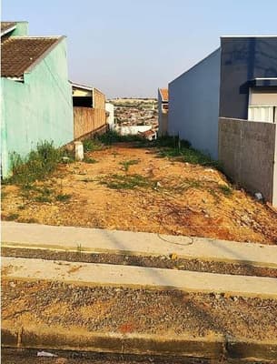 Foto 1 de 4: Terreno em leilão em Arapoti - PR, bairro Vila Bamerindus — Terreno com área total de 186 m², localizado na Rua Gregório Novochadlo, 405, Bairro: Vila Bamerindus, Arapoti/PR