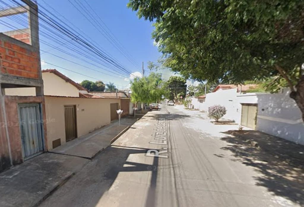Foto 2 de 3: Casa em leilão em Montes Claros - MG, bairro Planalto — Casa 105m² em Região de Expansão no Bairro Planalto (MOC), Terreno de 230m², Montes Claros/MG