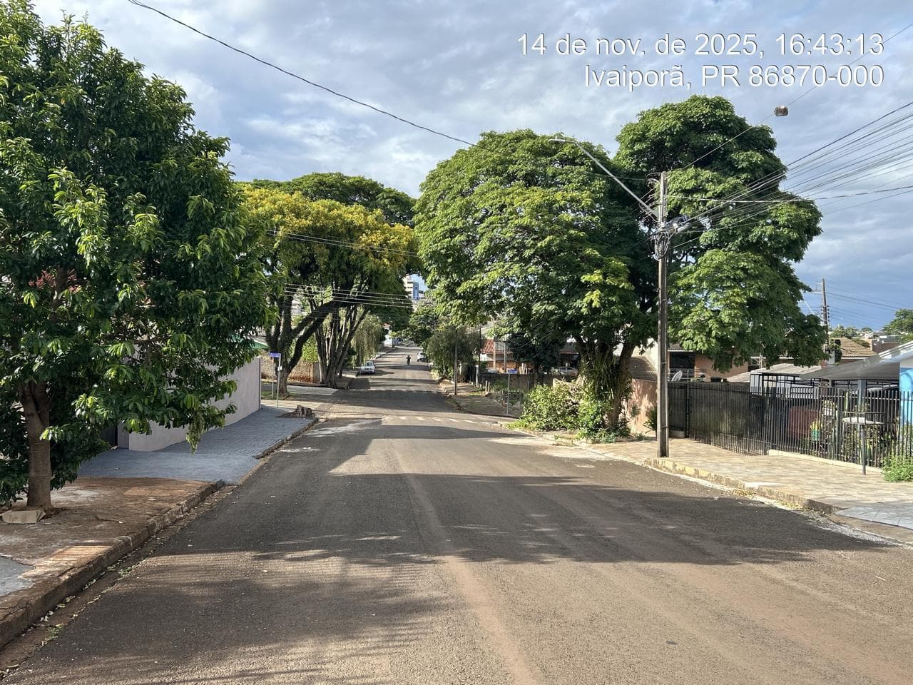 Foto 1 de 5: Casa em leilão em Ivaiporã - PR, bairro Centro — Fração ideal de 25% de Casa com áreas construída de 179,280m² e total de 387,84m² - Ivaiporã/PR