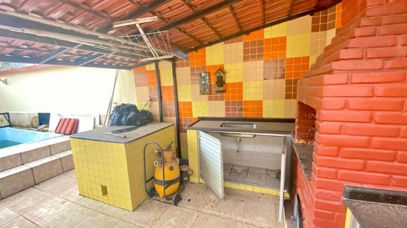 Foto 1 de 19: Casa em leilão em Pouso Alegre - MG, bairro Centro — Casa, Pouso Alegre / MG