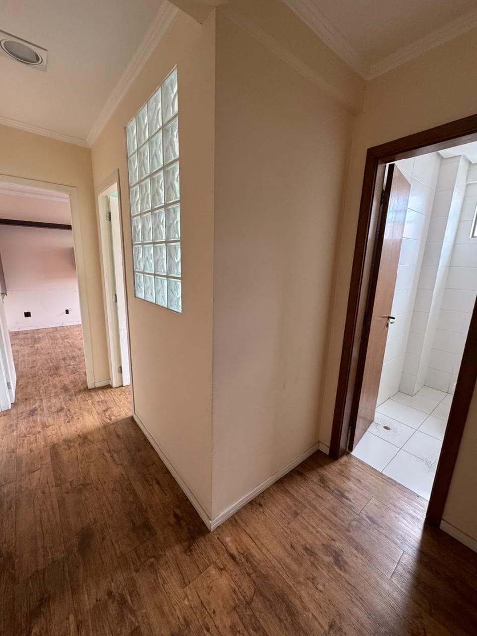 Foto 2 de 23: Comercial em leilão em Porto Alegre - RS, bairro Menino Deus — Sala comercial, Desocupado, 32.0 m2, PORTO ALEGRE / RS